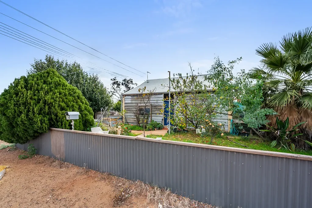 74 Sylvester Street, Coolgardie, WA 6429