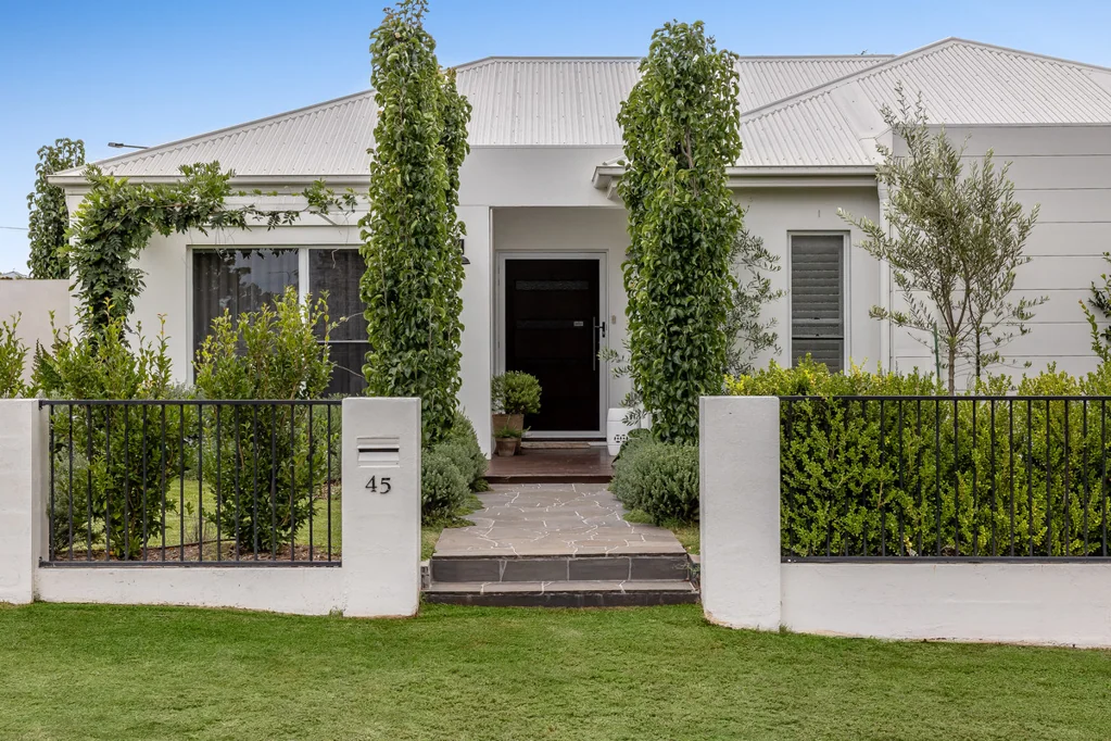 45 Pugh Street, Middle Ridge, QLD 4350