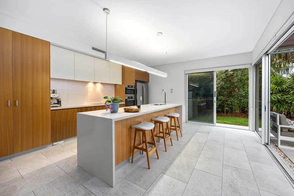 8 Paradis Road, Yaroomba, QLD 4573