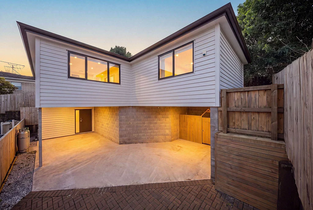Sunnynook 3房 三年新住宅，位于双 Westlake 学区 Three-Year-New Home in Dual Westlake School Zone