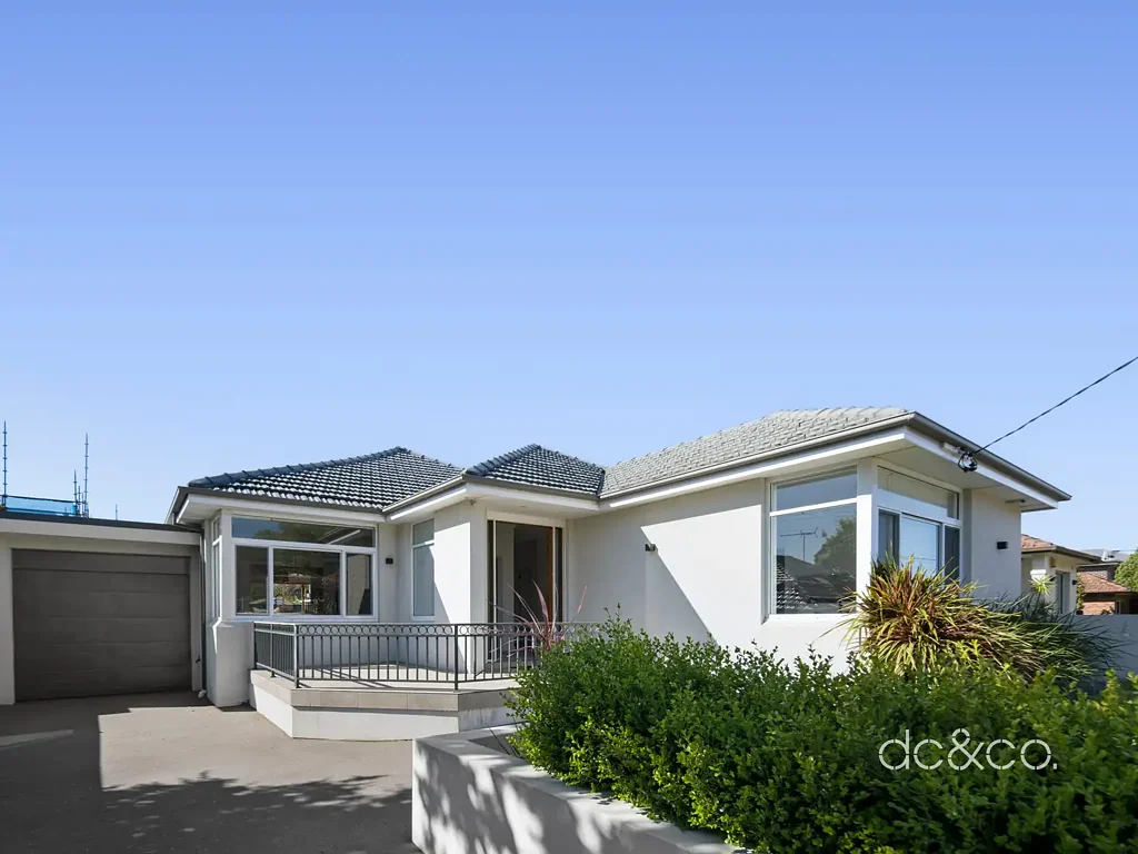 Kingsgrove 4Kwarto Relaxed living with indoor-outdoor appeal