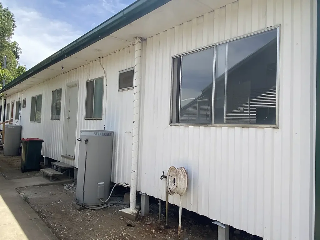 Renovated 2 bedroom Unit
