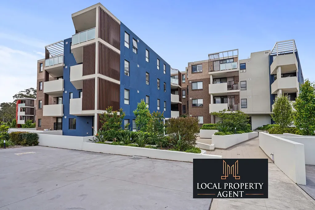 Rouse Hill 2房  Grand Penthouse/Top Floor Living Two Bedroom + Study Apartment in the Heart of the Rouse Hills