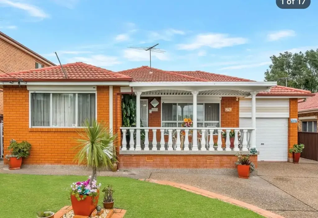 Canley Heights 3 Bedroom Large home with plenty of living space and out building