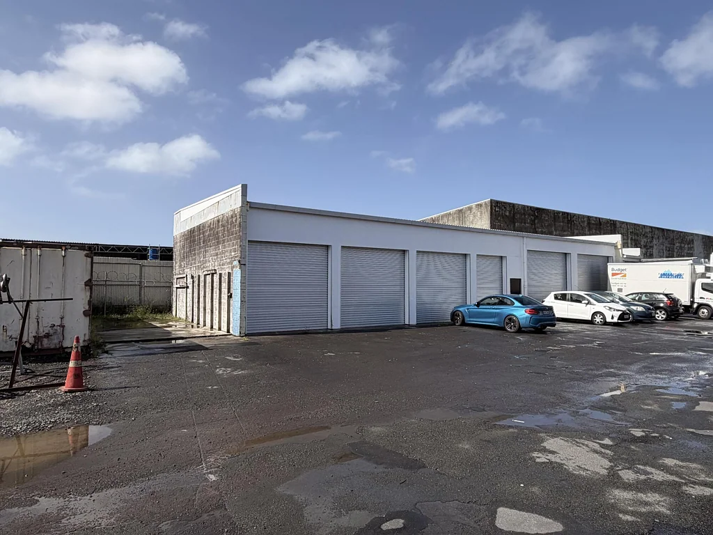 Penrose 154sqm Penrose warehouse with yard