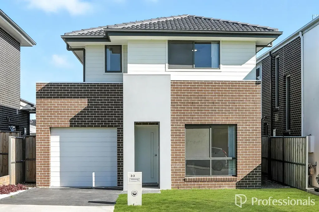 Family Home - 250 metres to Box Hill Public School