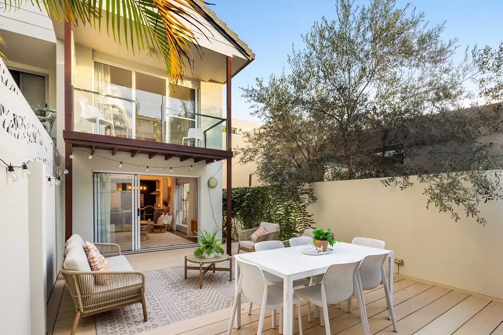 Mermaid Beach 3ਬੈੱਡਰੂਮ Beachside Duplex with Low Maintenance Living, Private Courtyard