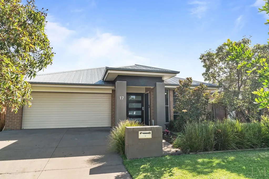 17 Plover Street, Fern Bay, NSW 2295