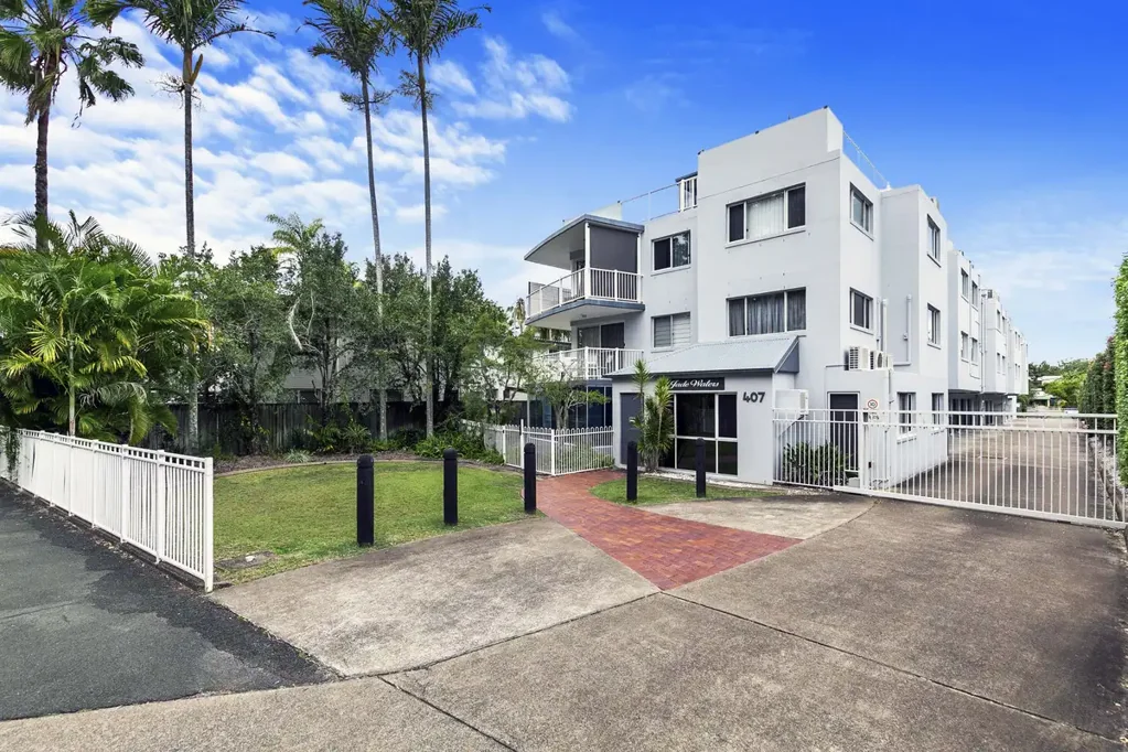 17/407 Esplanade, Torquay, QLD 4655