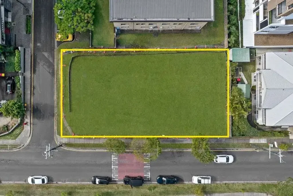 Chermside 无敌位置 Chermside中心 已获DA批准 转角临街面 混合用途开发 强劲增长潜力 DA-Approved Corner Block in Chermside 62-64 Latham St Chermside