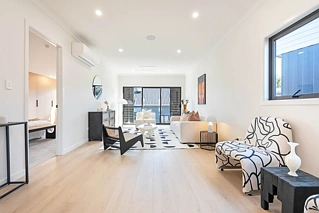69B Chivalry Road, Glenfield, North Shore City