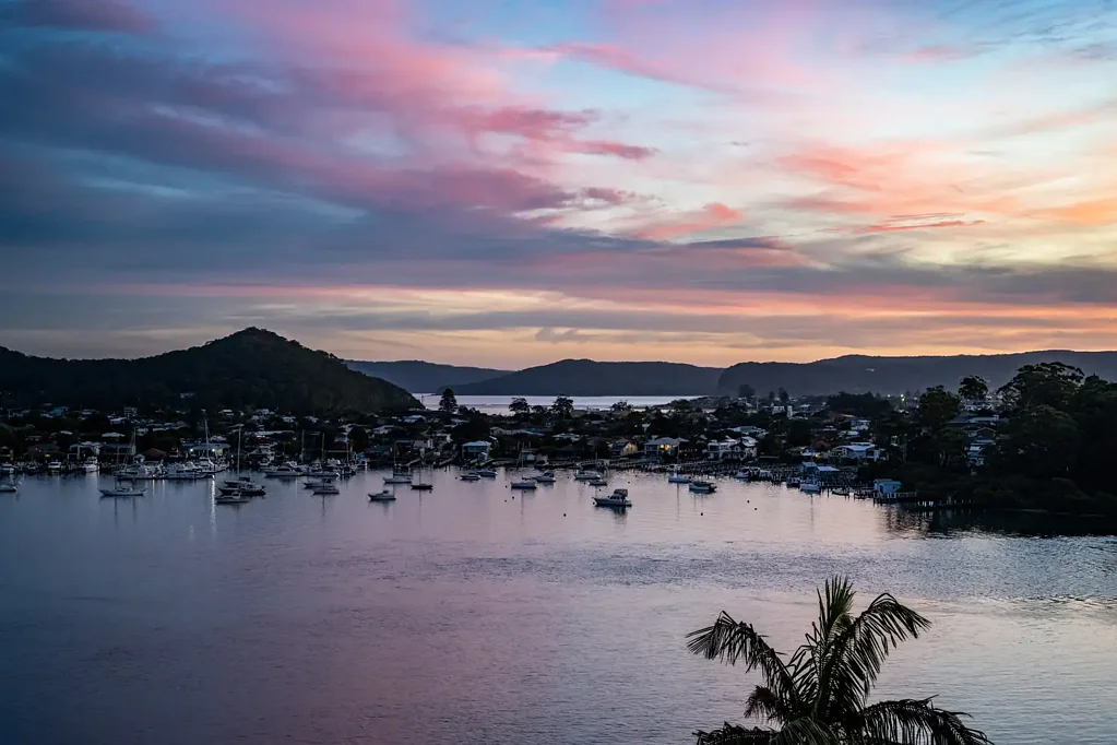 Daleys Point 4ห้องนอน Coastal Luxury with Stunning Panoramic Water Views