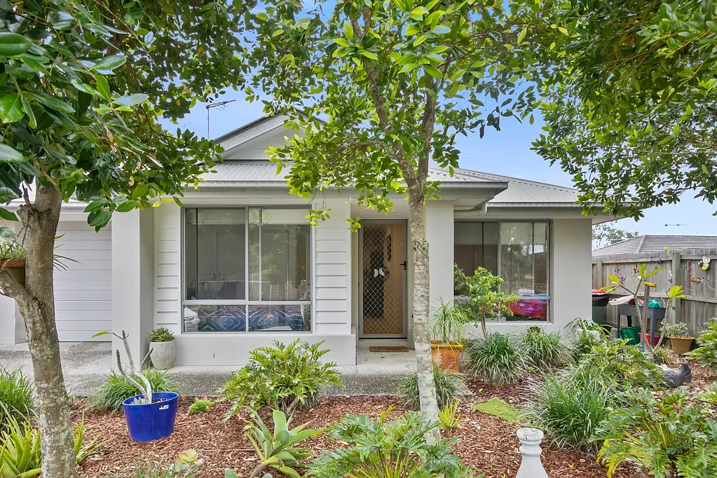 Burpengary 3બેડરૂમ Modern & Low-Maintenance 3-Bedroom Home