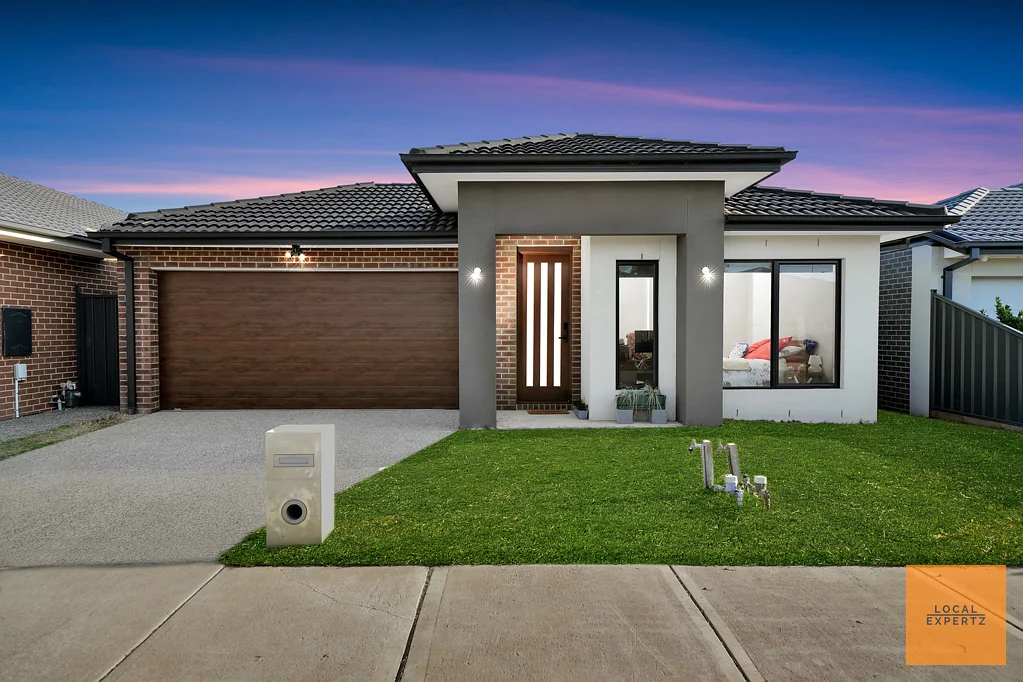 8 Southlands Loop, Strathtulloh, VIC 3338