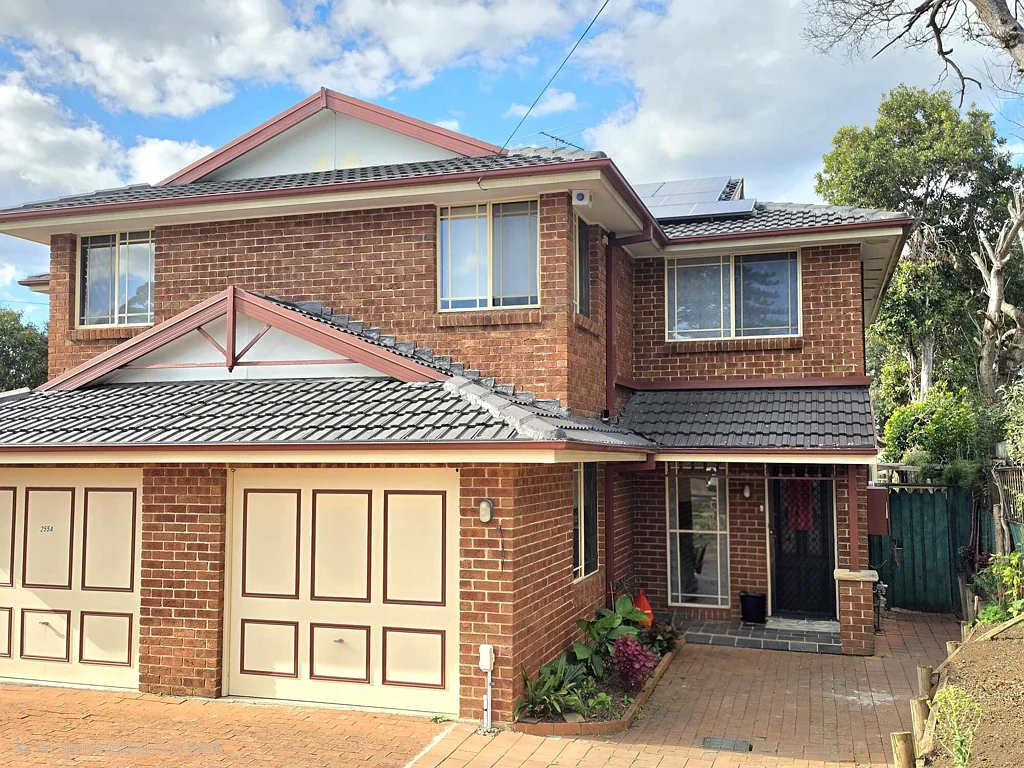 Spacious & Low-Maintenance Family Home in a Prime Eastwood Location