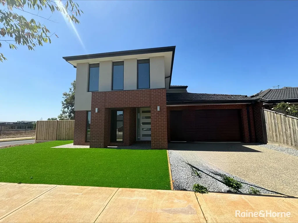 Splendid 4Br 2L Home in Rockbank!