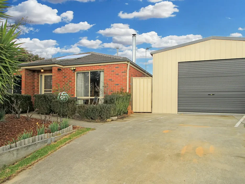 5 Banksia Court, Lucknow, VIC 3875