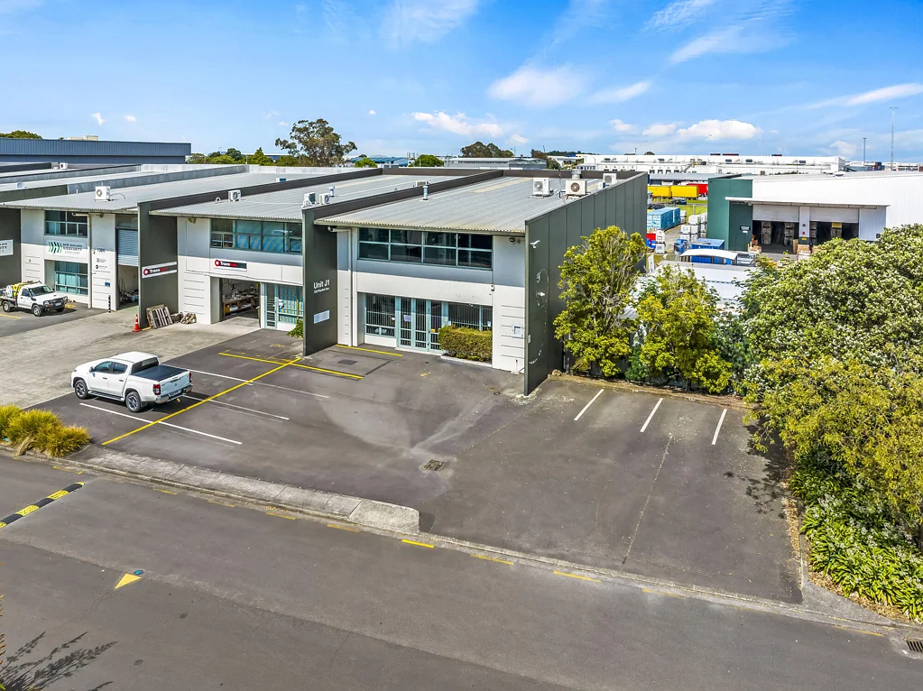 Manukau Outstanding office, showroom and warehouse