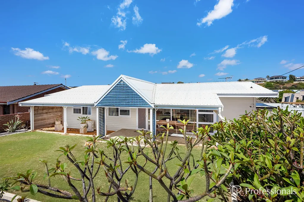 14 Hakea Street, Tarcoola Beach, WA 6530