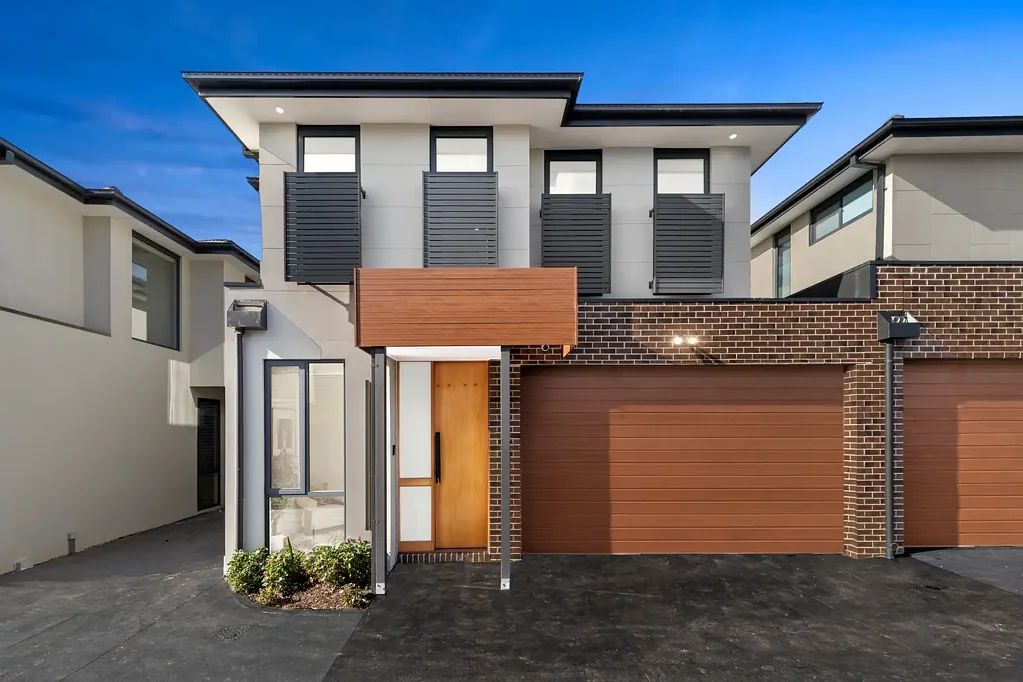 Blackburn 4房 现代家庭生活，带双主卧套房 Contemporary Family Living with Dual Master Suites