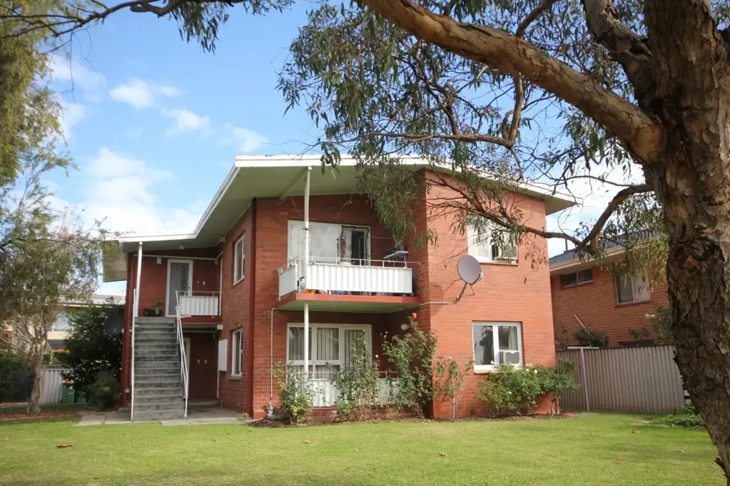 1 BEDROOM CLOSE TO THE RIVER