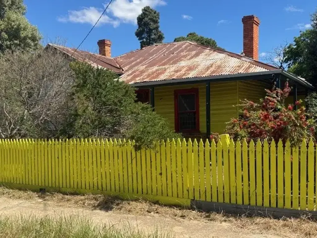 St Arnaud 3房  CHARMING 1920S HOME IN PRIME ST ARNAUD LOCATION - FULL RENOVATION OPPORTUNITY!