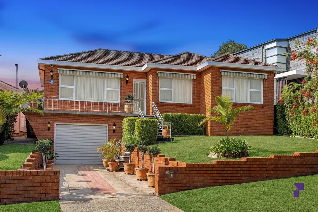 4 Suva Crescent, Greenacre, NSW 2190