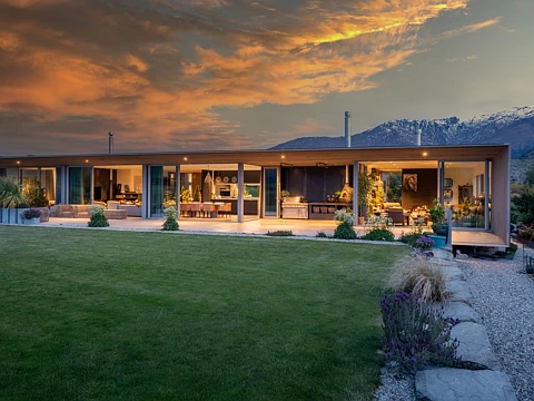 Dalefield/Wakatipu Basin 3房  Bespoke design with panoramic views in Bendemeer
