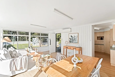 Helensburgh 3房 宁静的家庭生活，坐拥高处丛林景观 Peaceful Family Living with Elevated Bush Outlook
