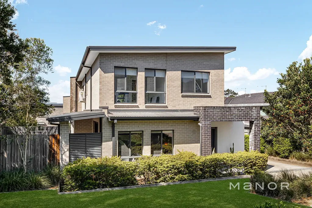 Baulkham Hills 4 Slaapkamer Bright modern townhouse in convenient locale