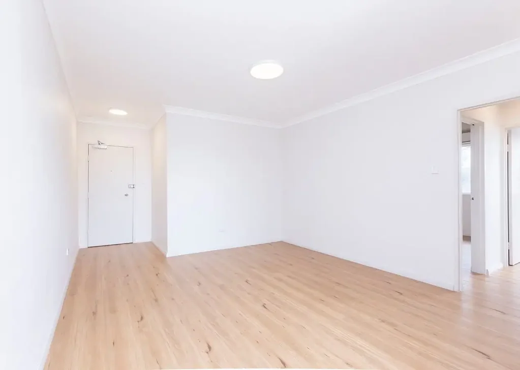 Top-Floor Apartment with District Views