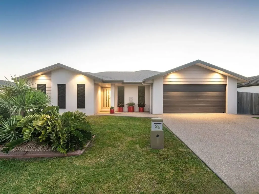 25 Woden Crescent, Ooralea, QLD 4740