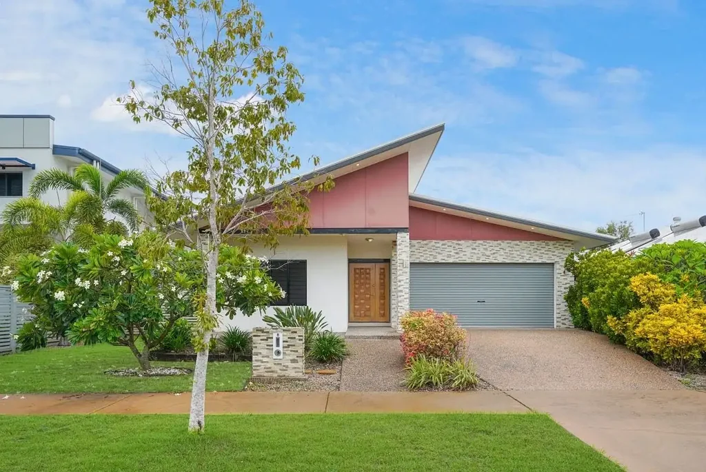 Modern 5-Bedroom Home in Prime Muirhead Location