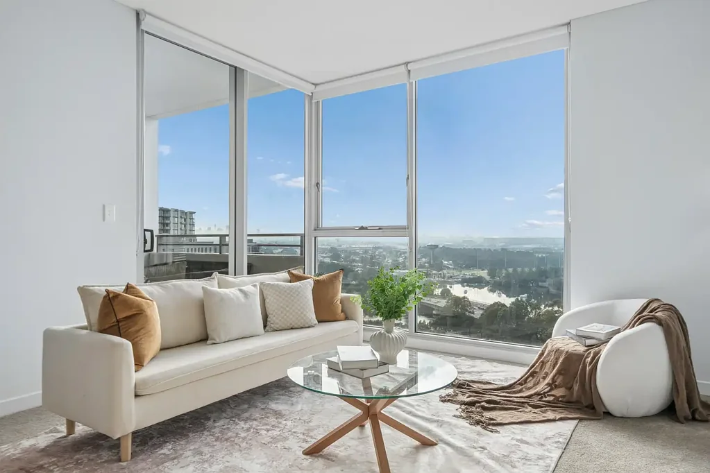 Wolli Creek 2Moenga Elevated Living with Panoramic Views|  Northeast Aspect | Separate Study