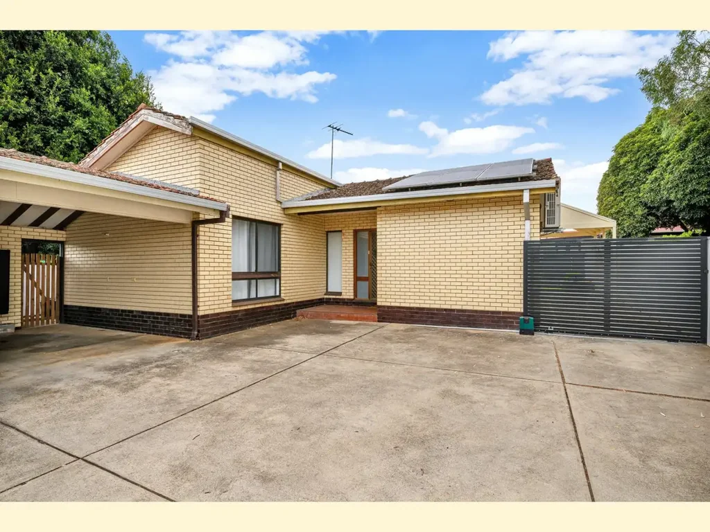 Stylish, Low-Maintenance Living in a Highly Desirable Locati