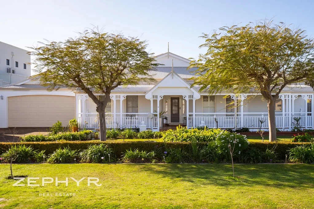 Pelican Point 4ਬੈੱਡਰੂਮ A Statement of Style, Space and Serenity, it's more than a home: it's a lifestyle.