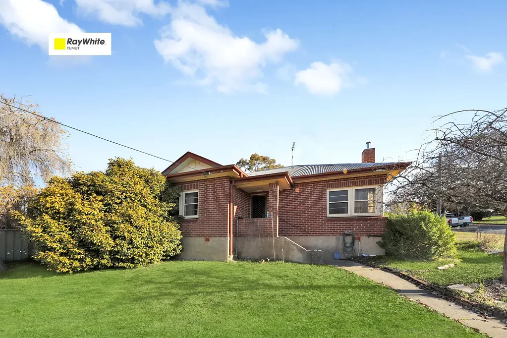 1 Clunie Avenue, Tumut, NSW 2720