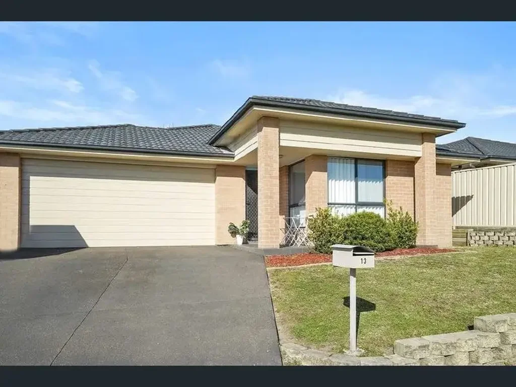 🏡 Spacious Family Home in Sought-After Thornton