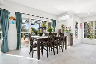 16 Almond Grove, Greenhithe, North Shore City