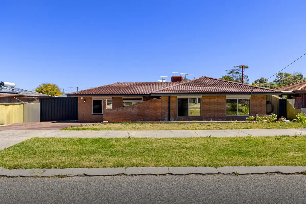 19 Kurrawa Street, Hillman, WA 6168