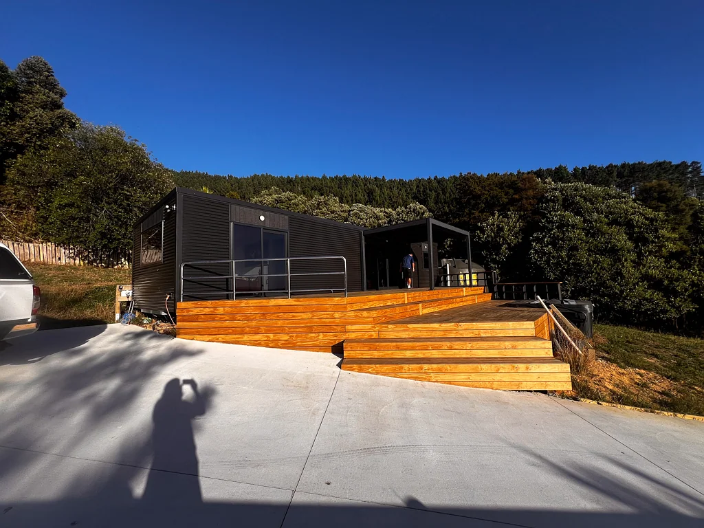 Stunning 2-Bedroom Lakeside Retreat