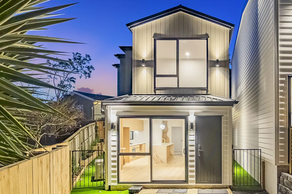 Howick 4Kwarto Choose from Lots 1-7 in Central Howick!