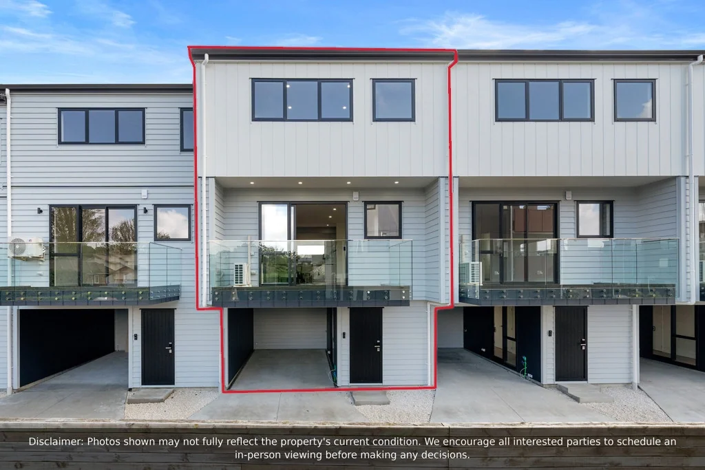 Mount Albert 3Kwarto Sun-Catching Balconies Architect-Designed Terraces