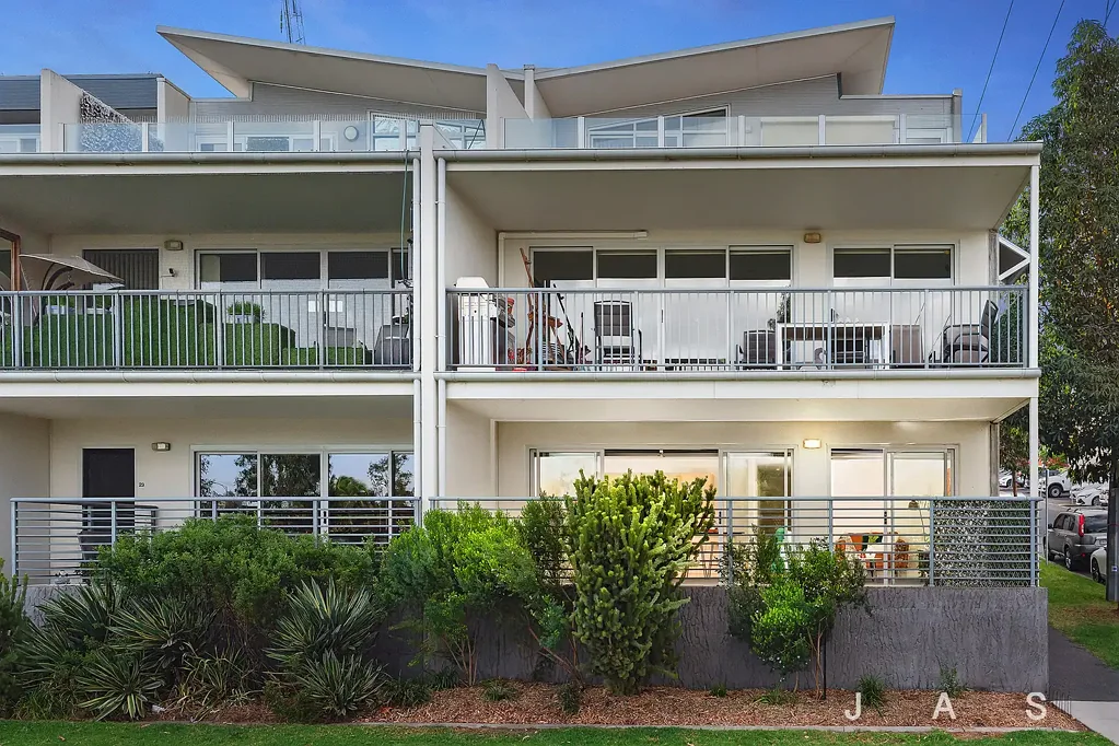 25/1 Saltriver Place, Footscray, VIC 3011