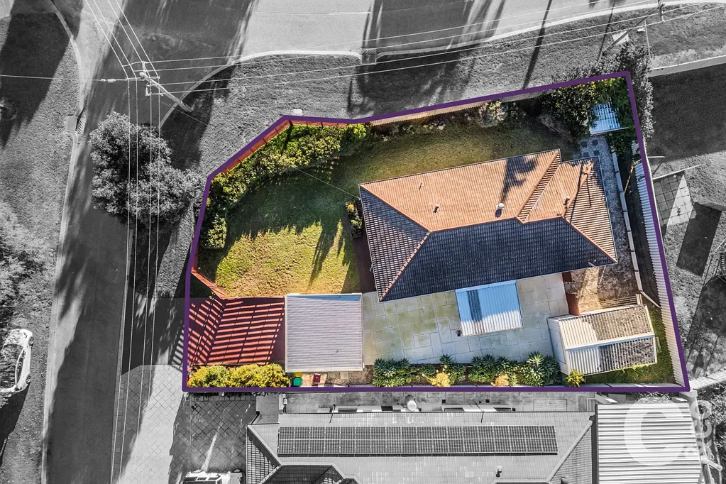 Parmelia 5房  Rare 5-Bedroom Parkside Home with Workshop!