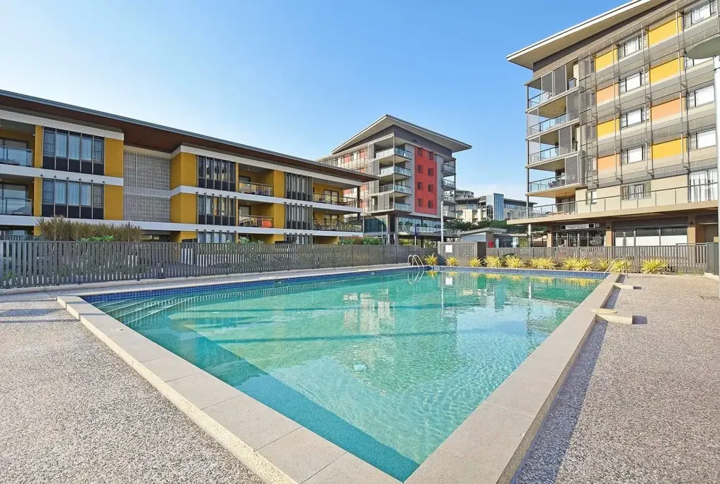 Waterfront Lifestyle Unique One Bedroom + Study