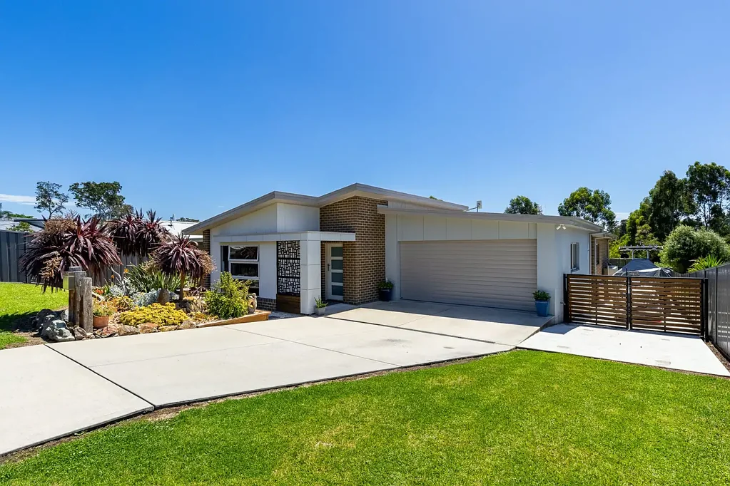 3 Wumbara Close, Bega, NSW 2550