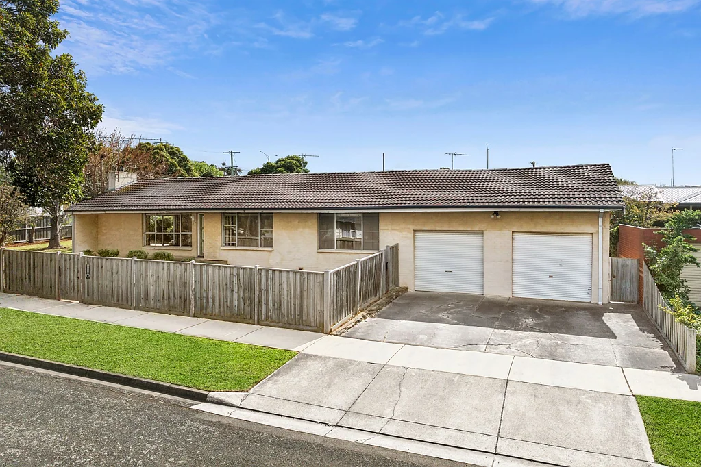 35 Mernda Parade, Belmont, VIC 3216