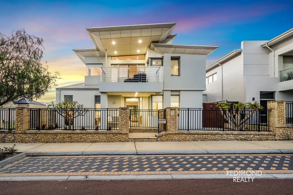 Burns Beach 3房  BEACHSIDE & BEAUTIFUL ON SOUGHT-AFTER PICNIC PARADE!
