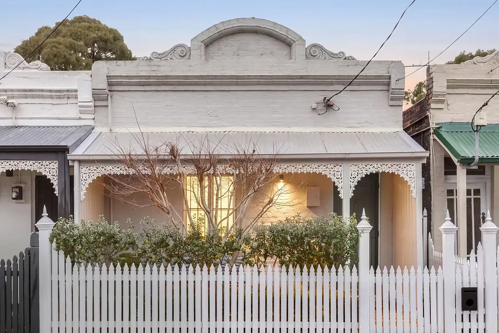 Fitzroy North 2Habitaciones Timeless Period Charm in Prized Pocket